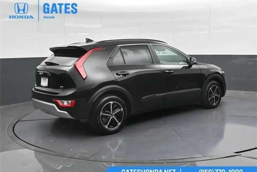 2024 Kia Niro EX photo 1