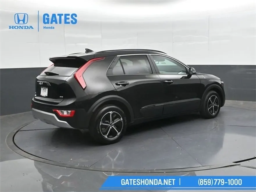 2024 Kia Niro EX photo 1