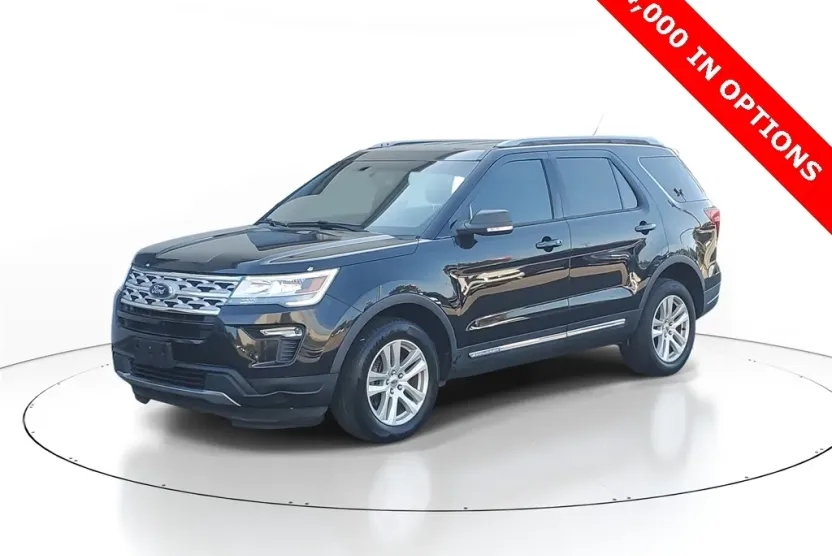 2019 Ford Explorer XLT photo 1