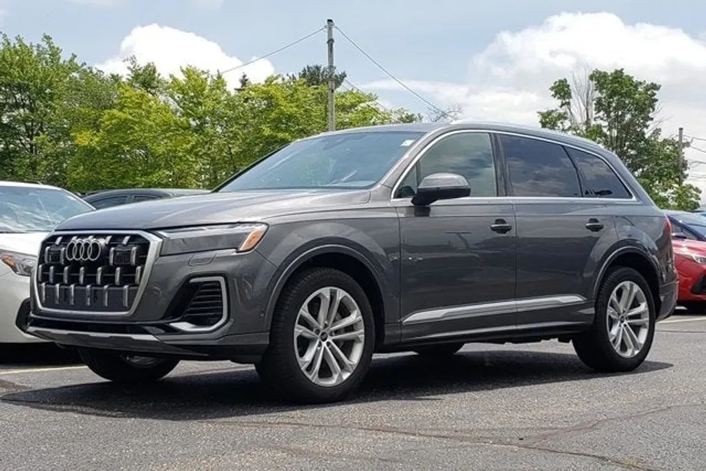 2025 Audi Q7 Premium Plus photo 1
