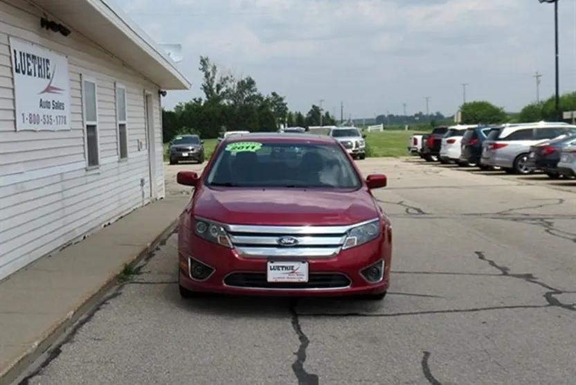 2011 Ford Fusion SE photo 1