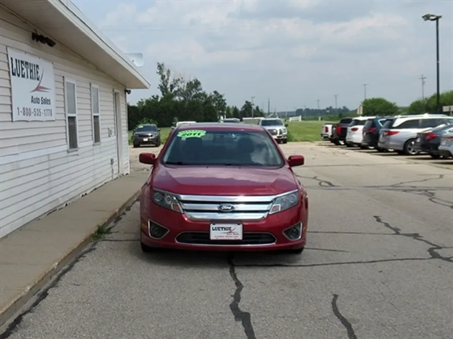 2011 Ford Fusion SE photo 1