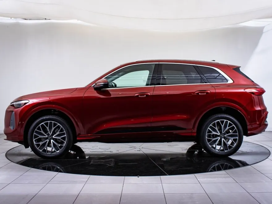 2025 Audi Q5 2.0T Premium Plus photo 1