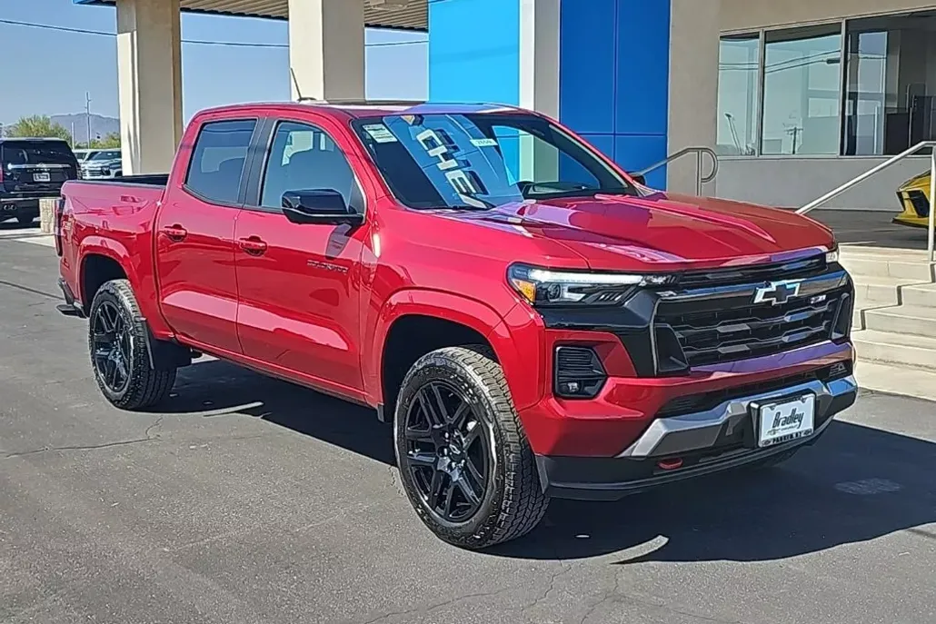 2025 Chevrolet Colorado Z71 photo 1