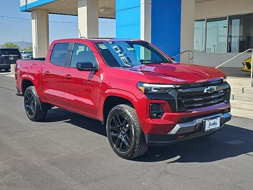 2025 Chevrolet Colorado Z71 photo 1