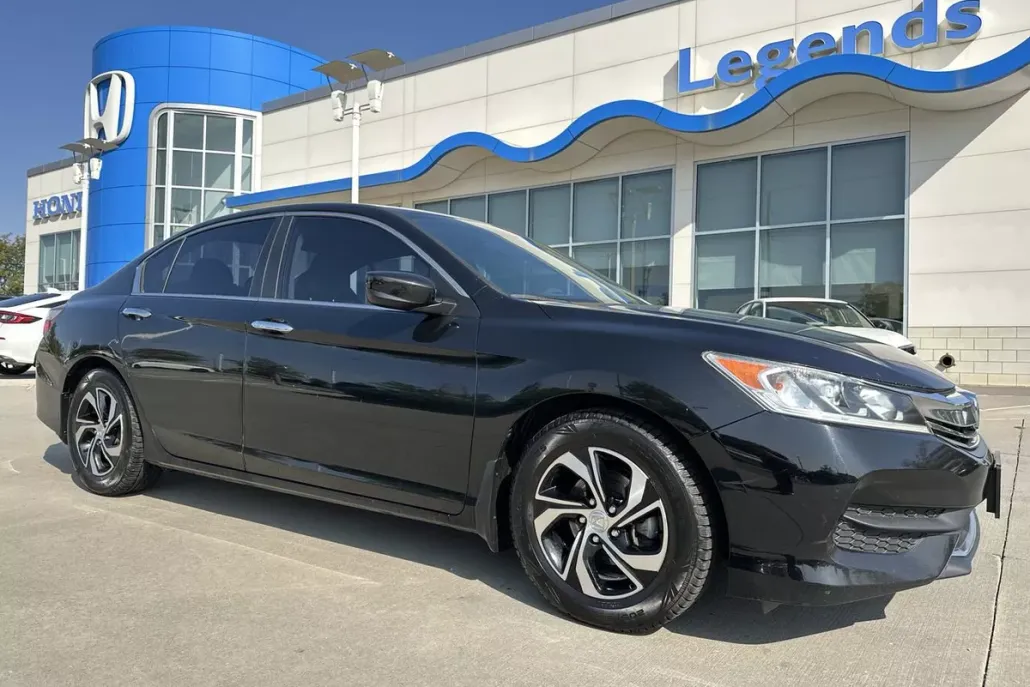 2016 Honda Accord LX photo 1