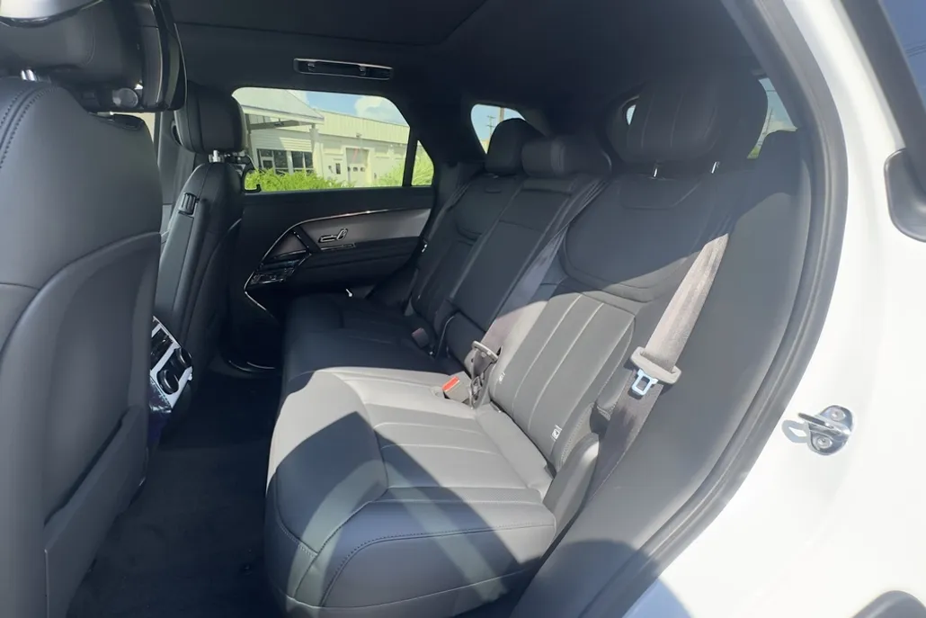 2025 Land Rover Range Rover Sport SE photo 1