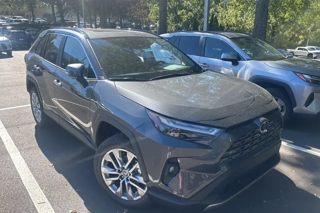 2025 Toyota RAV4 Limited photo 1