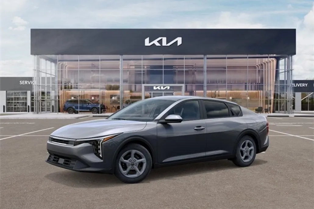 2025 Kia K4 LXS photo 1