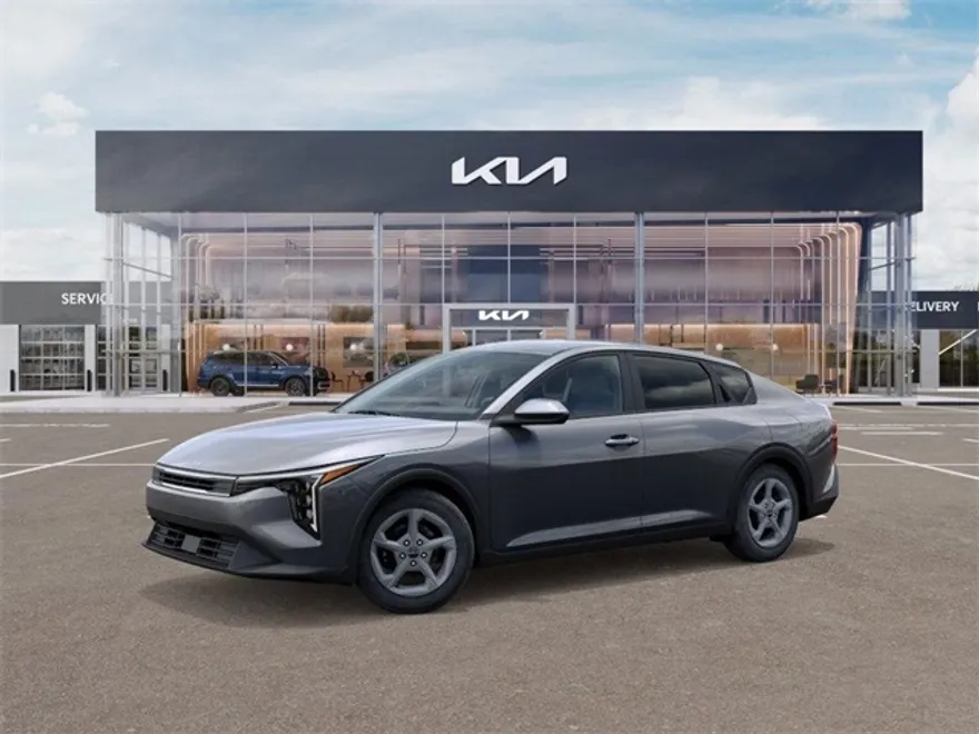 2025 Kia K4 LXS photo 1