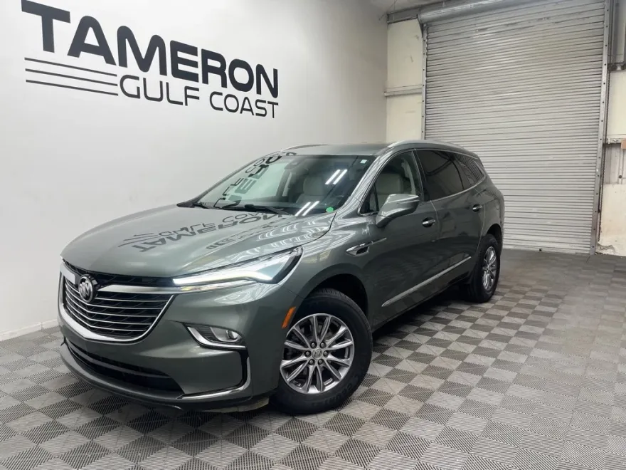 2023 Buick Enclave Essence photo 1