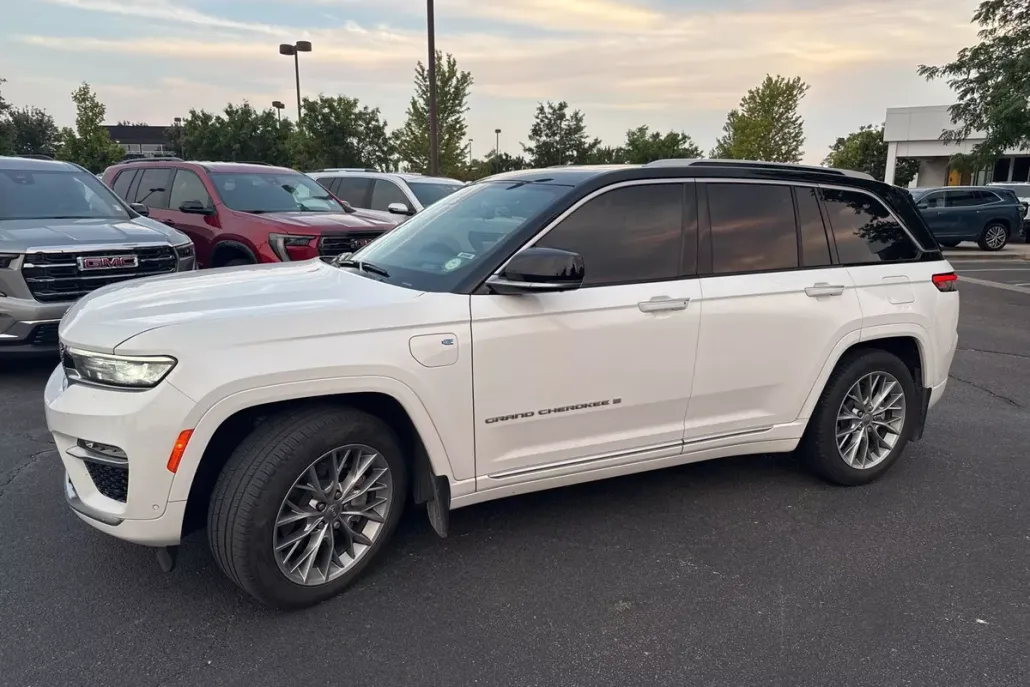 2022 Jeep Grand Cherokee Summit 4xe photo 1