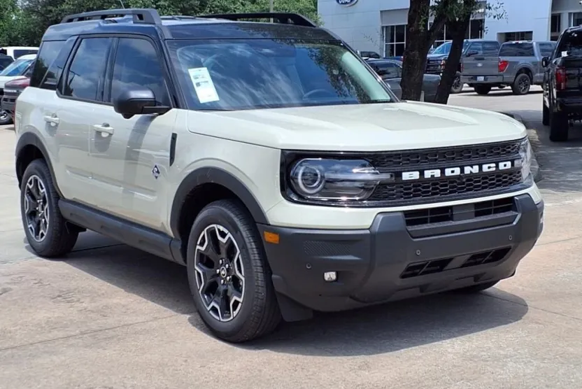 2025 Ford Bronco Sport Outer Banks photo 1