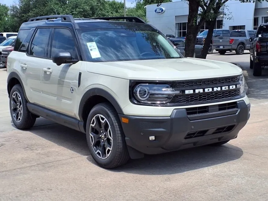 2025 Ford Bronco Sport Outer Banks photo 1