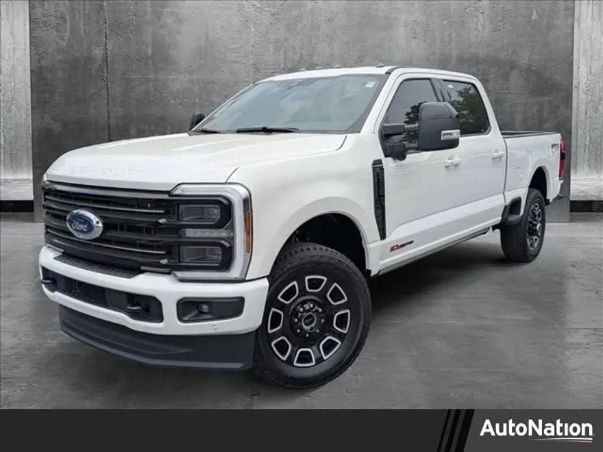 2025 Ford F-350 Platinum photo 1