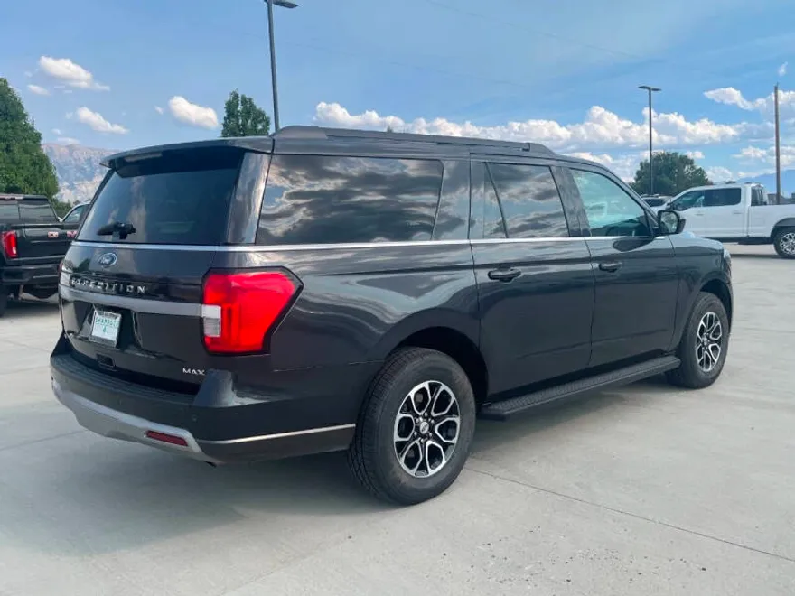 2023 Ford Expedition MAX XLT photo 1