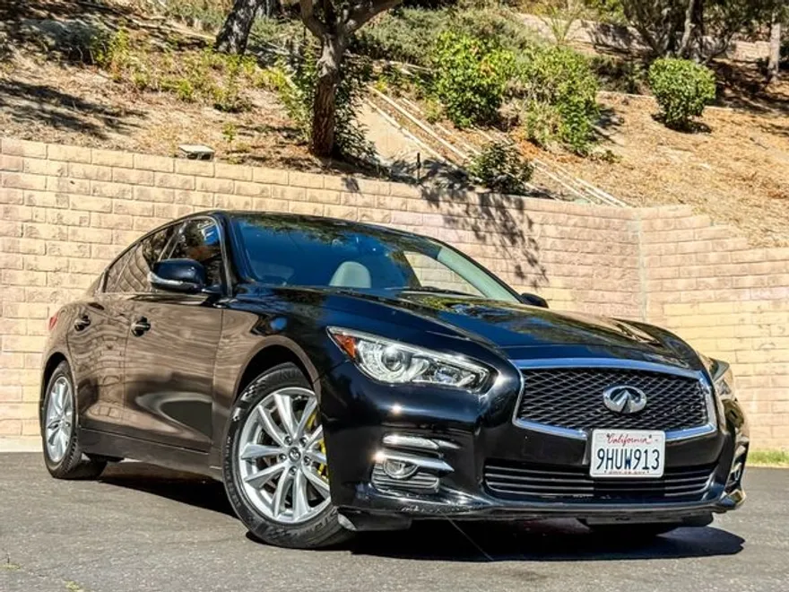 2017 Infiniti Q50 3.0t Premium photo 1