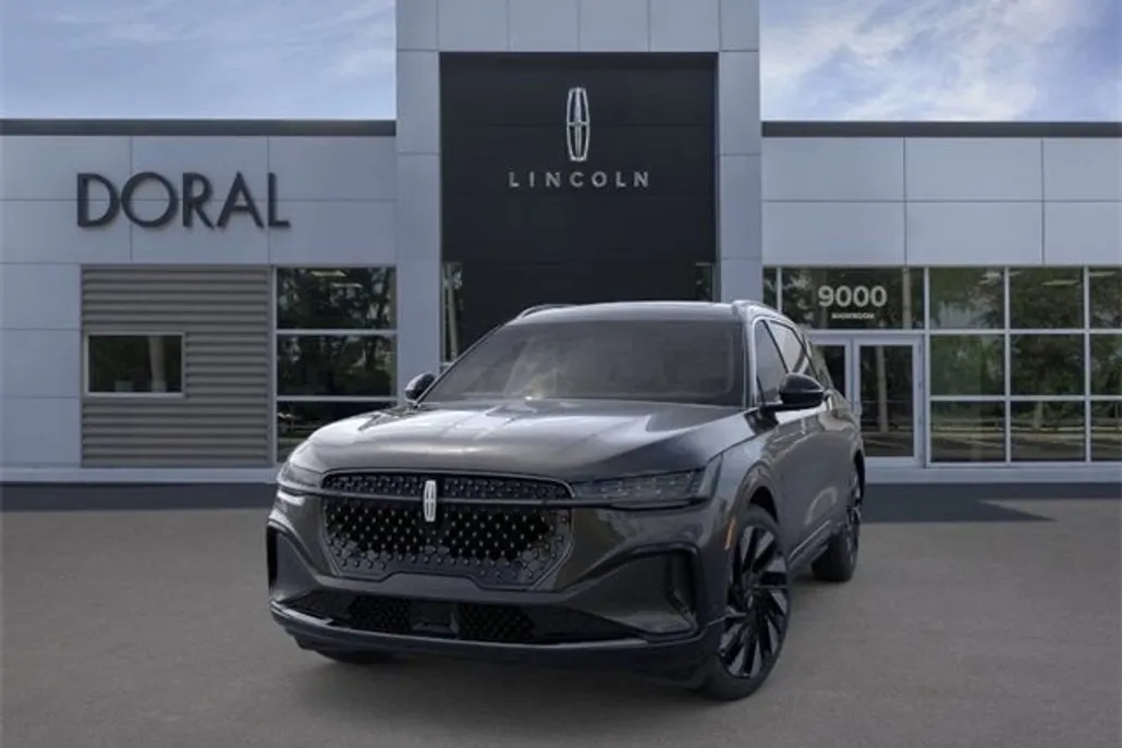 2024 Lincoln Nautilus Black Label photo 1