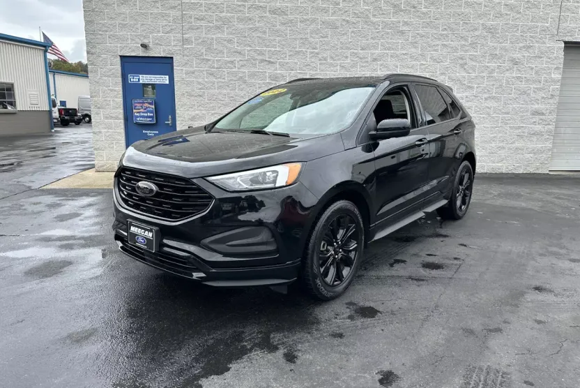 2022 Ford Edge SE photo 1