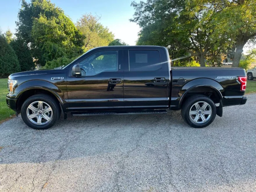 2019 Ford F-150 XLT photo 1