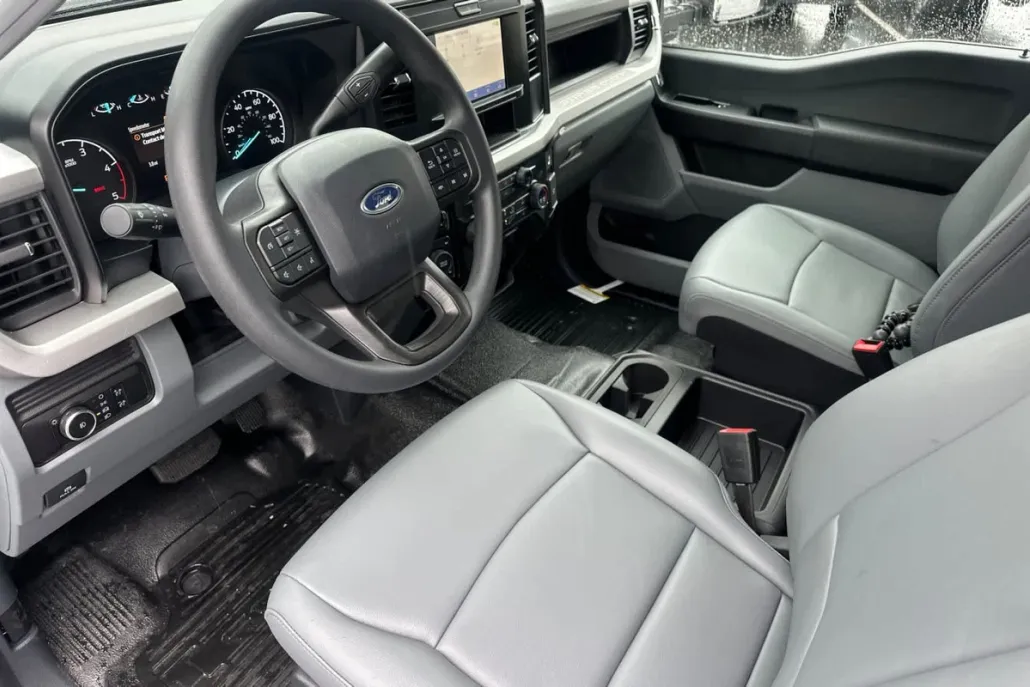 2025 Ford F-550 XL photo 1