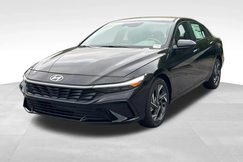 2025 Hyundai Elantra SEL Sport photo 1
