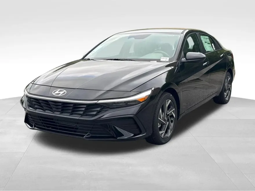2025 Hyundai Elantra SEL Sport photo 1