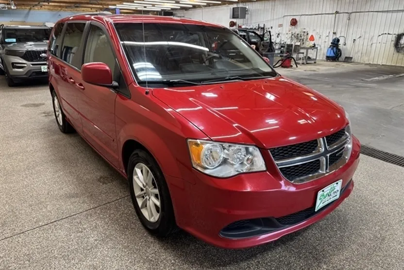 2016 Dodge Grand Caravan SXT photo 1