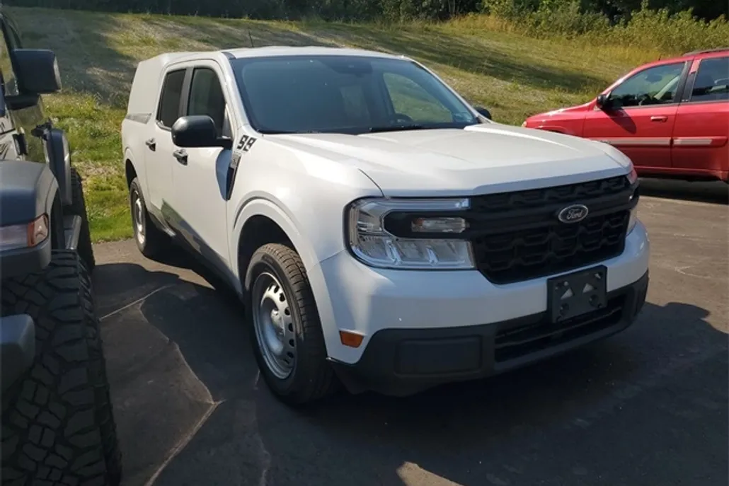 2022 Ford Maverick XL photo 1
