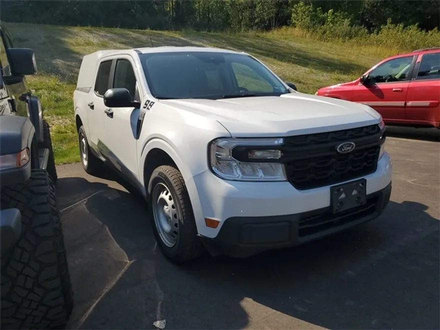 2022 Ford Maverick XL photo 1