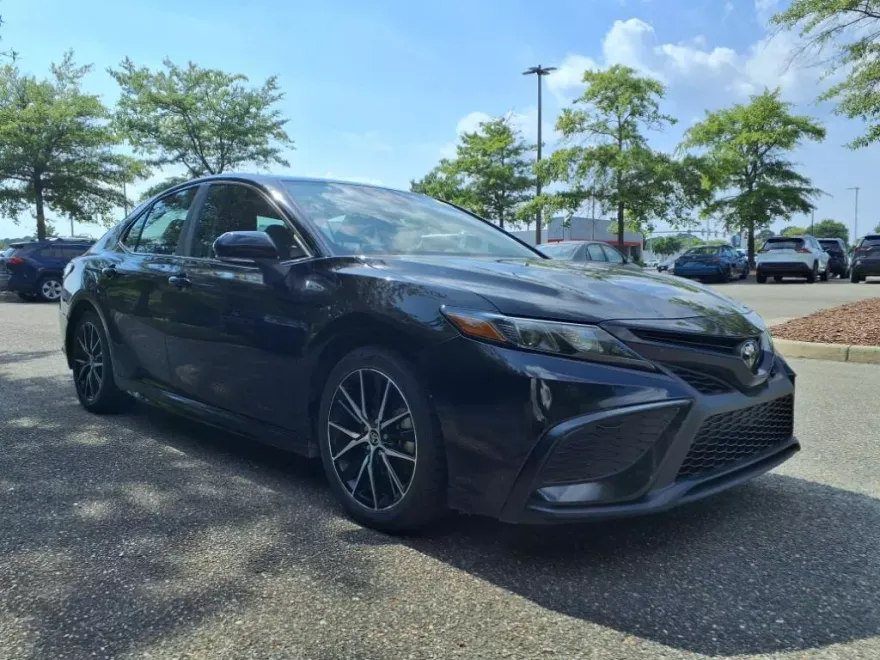 2023 Toyota Camry SE photo 1
