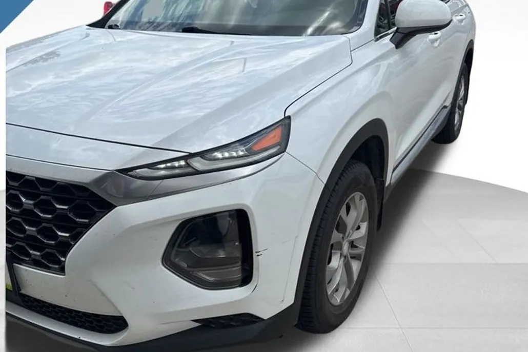 2020 Hyundai Santa Fe SE photo 1