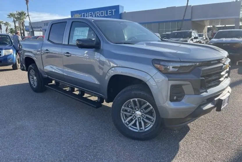 2026 Chevrolet Colorado LT photo 1