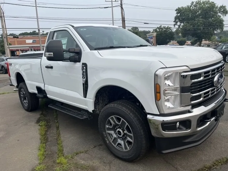 2025 Ford F-350 XLT photo 1