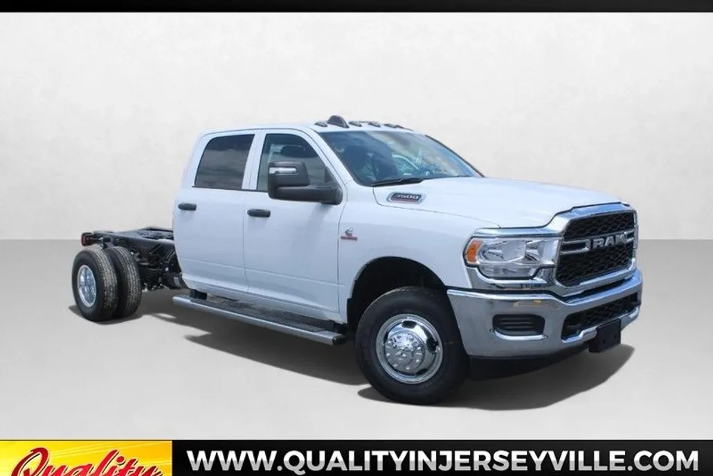 2024 Ram 3500 photo 1