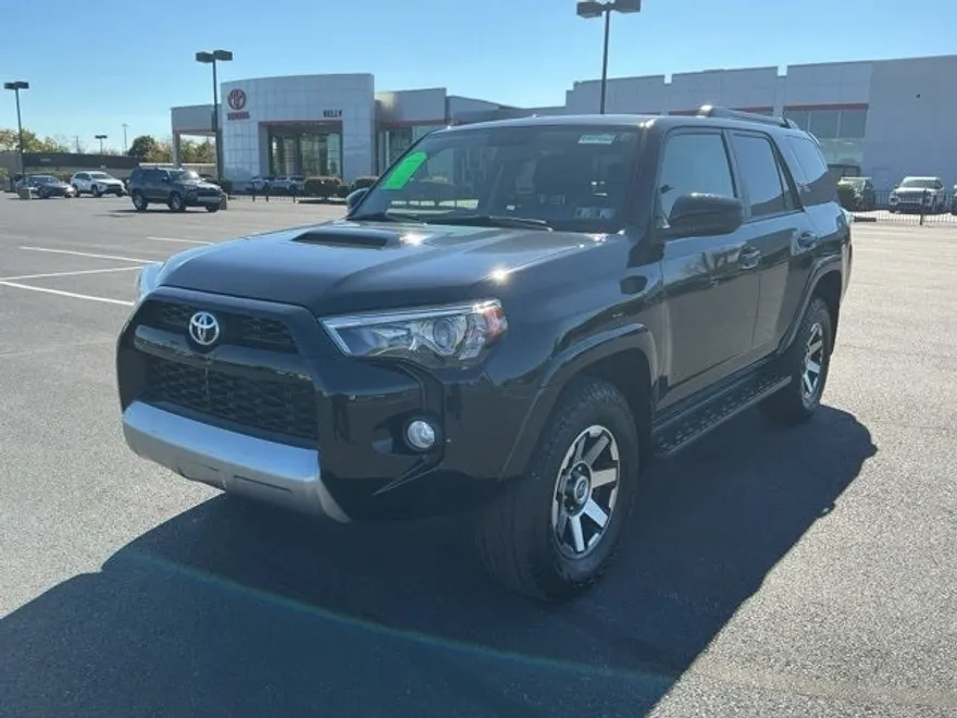 2019 Toyota 4Runner TRD Off-Road photo 1