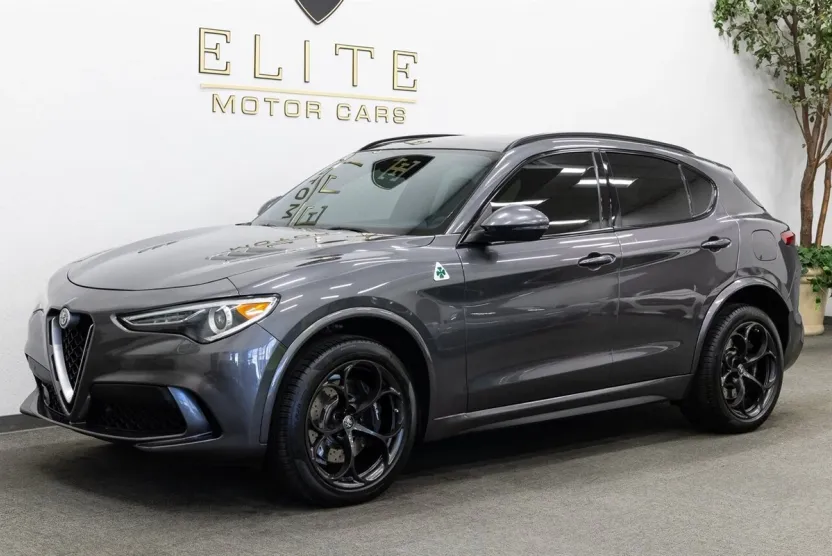 2018 Alfa Romeo Stelvio Quadrifoglio photo 1