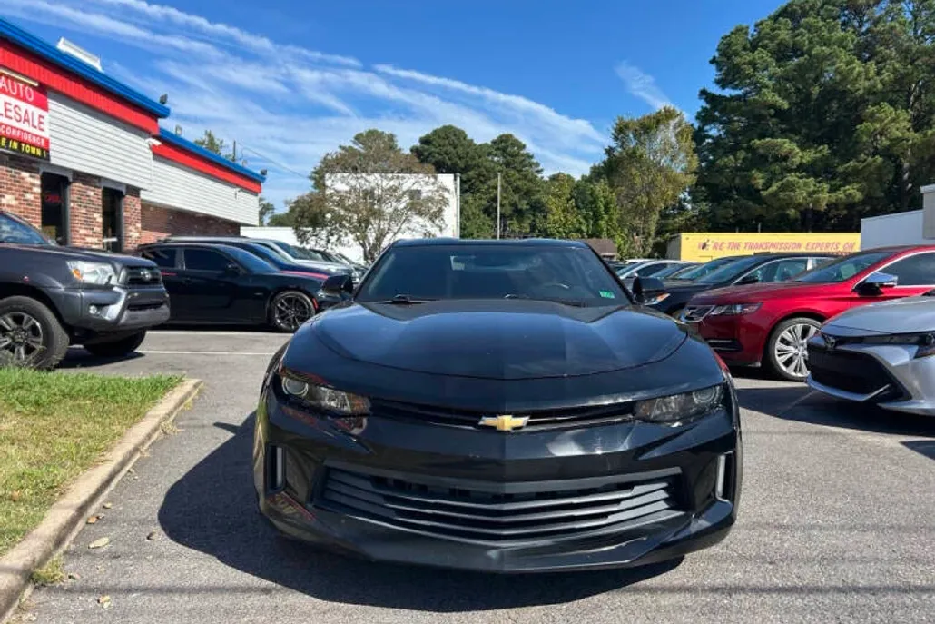 2017 Chevrolet Camaro Coupe 1LT photo 1