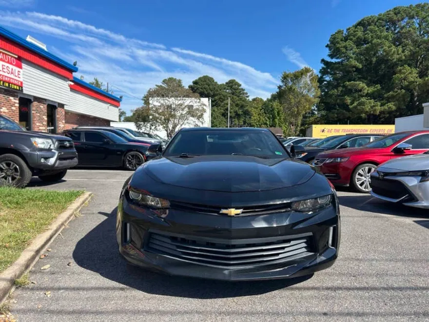 2017 Chevrolet Camaro Coupe 1LT photo 1