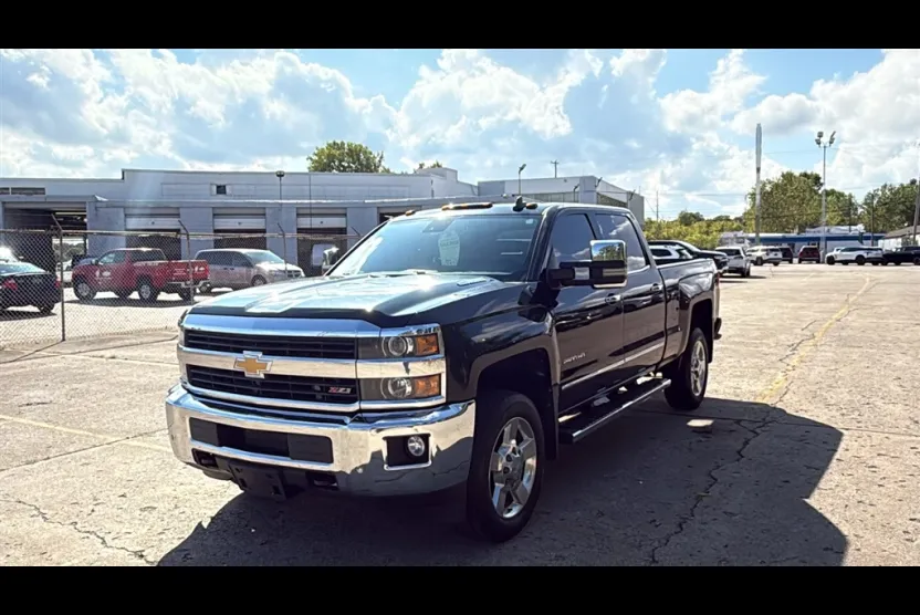 2016 Chevrolet Silverado 2500HD LTZ photo 1