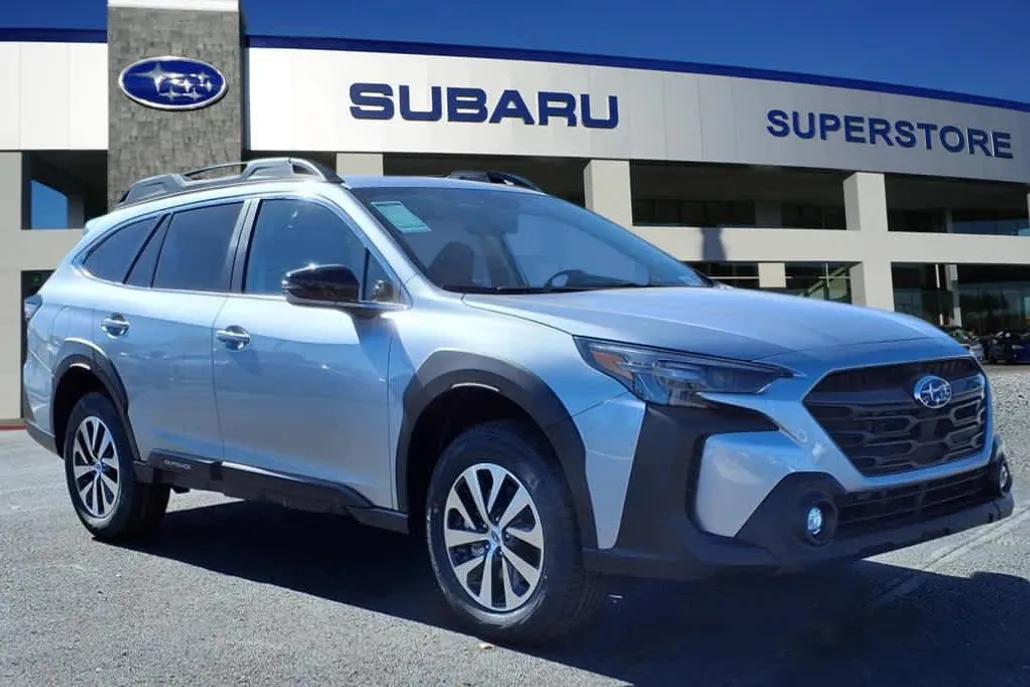 2025 Subaru Outback Premium photo 1