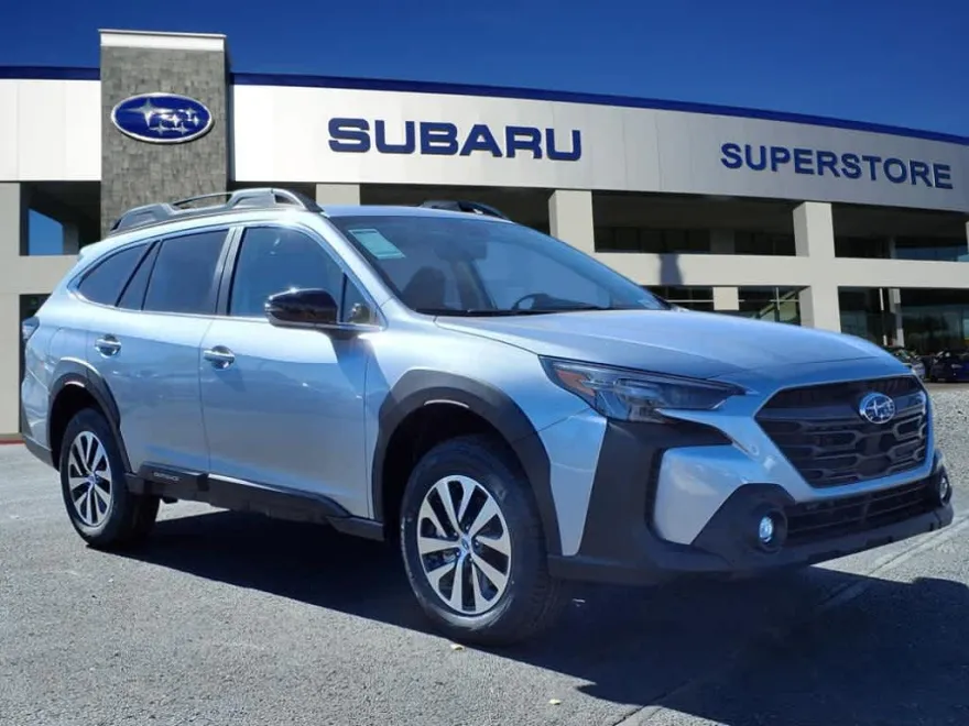 2025 Subaru Outback Premium photo 1