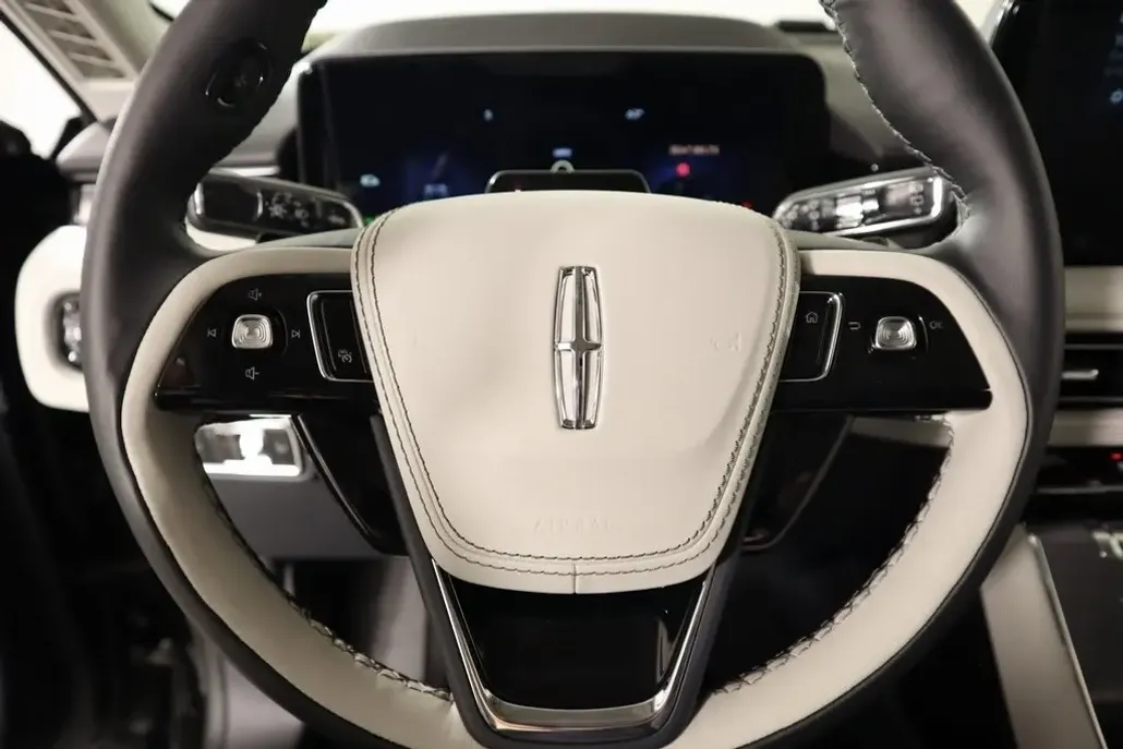 2025 Lincoln Aviator Premiere photo 1