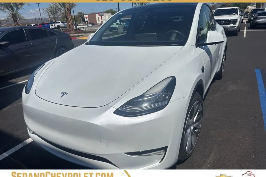 2023 Tesla Model Y Long Range photo 1