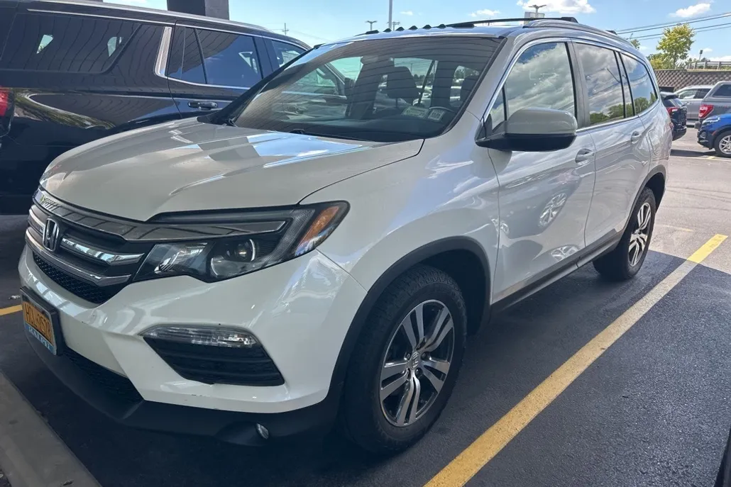 2016 Honda Pilot EX-L photo 1