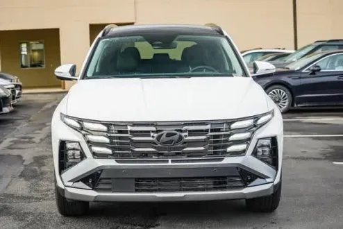 2025 Hyundai Tucson Limited photo 2