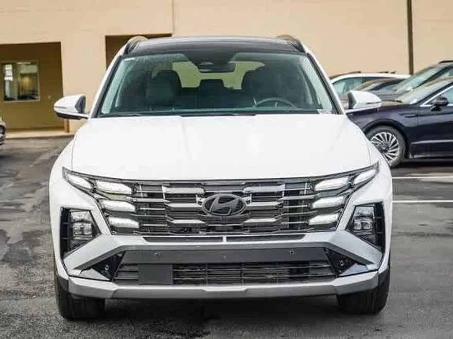 2025 Hyundai Tucson Limited photo 2
