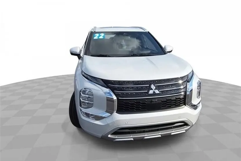 2022 Mitsubishi Outlander SEL photo 1