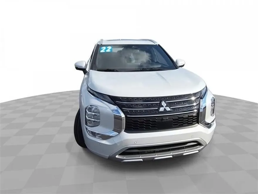 2022 Mitsubishi Outlander SEL photo 1