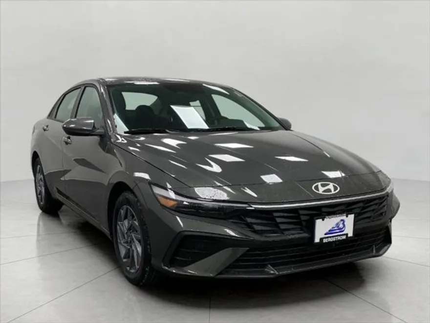 2025 Hyundai Venue Limited photo 1